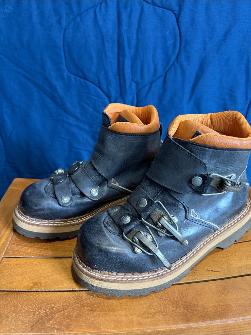 Jungla Boots with ski buckles- Military style